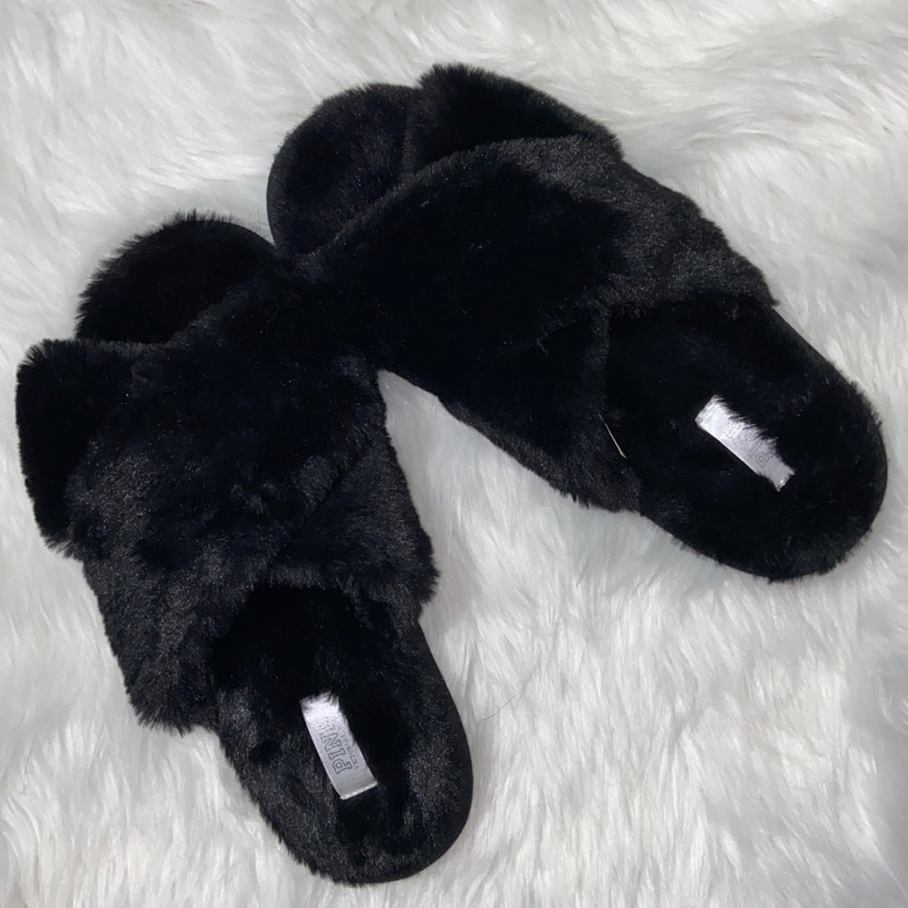 🆕 PINK Black crossover fuzzy slippers Large size 9 10